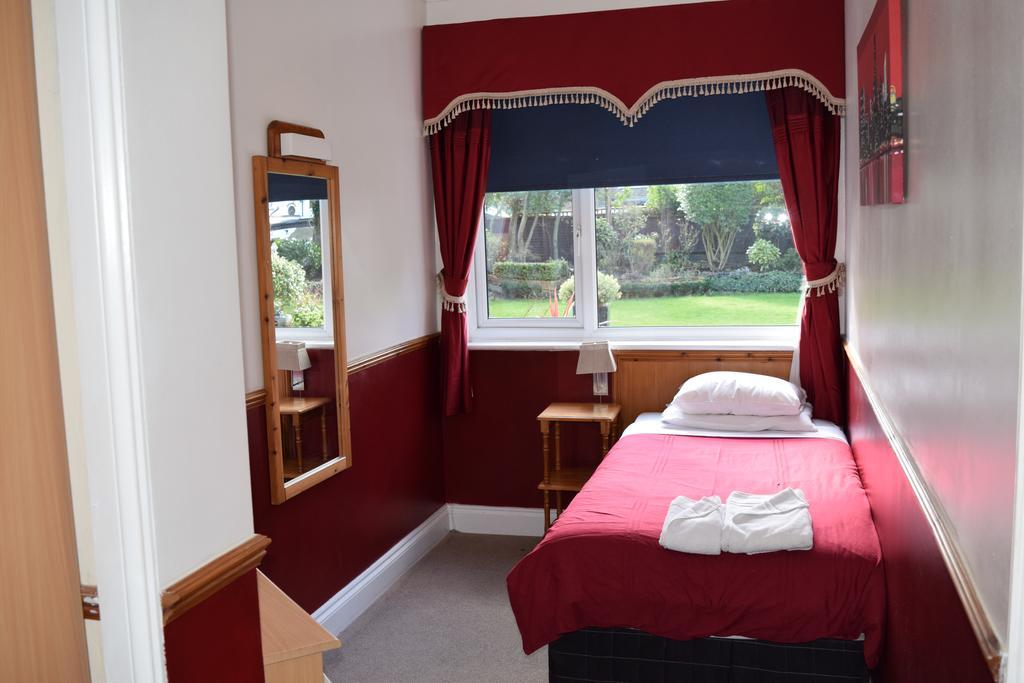 Heatherbank Guest House Барнет Экстерьер фото