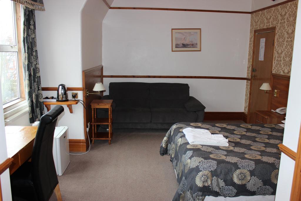 Heatherbank Guest House Барнет Экстерьер фото